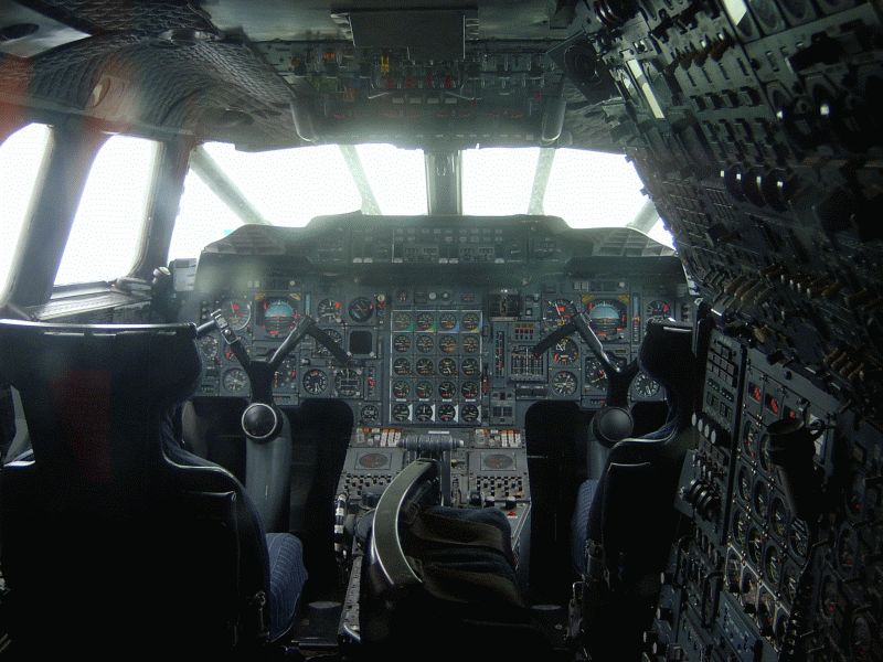 Concord-Cockpit2.jpg